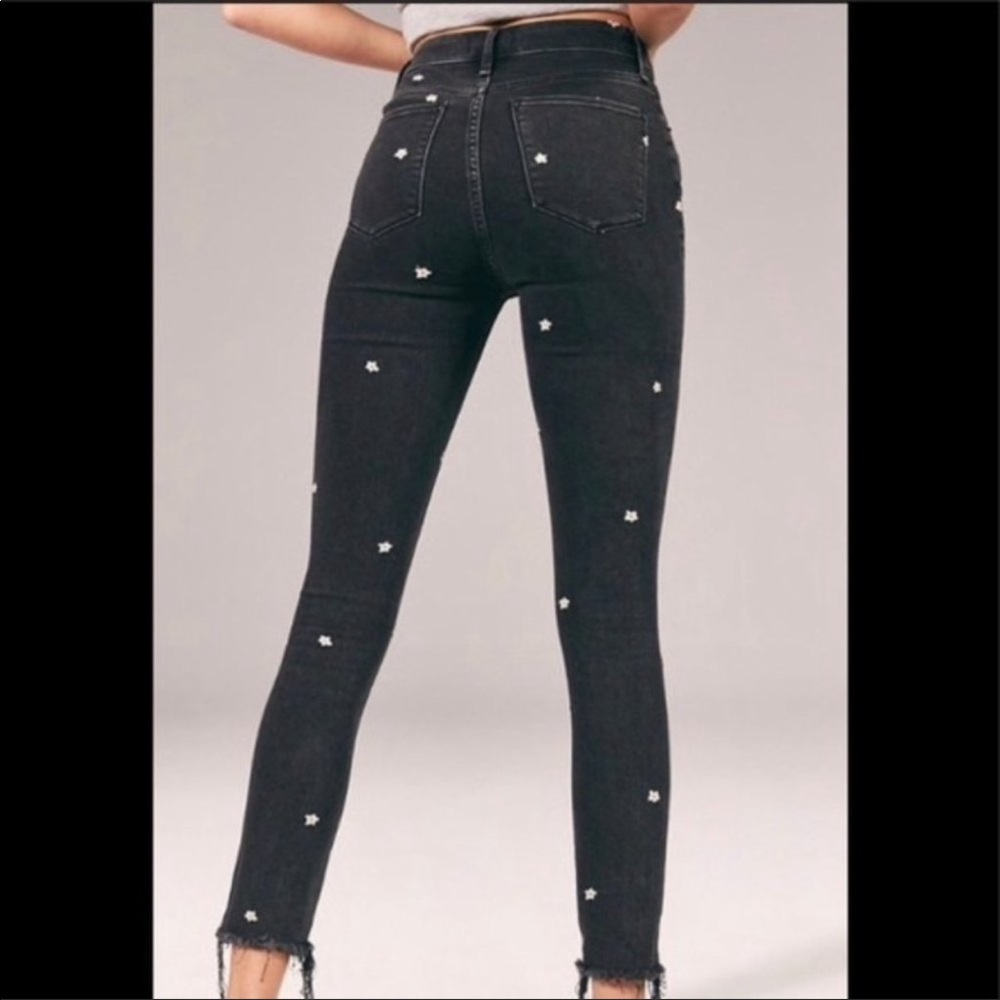 NWOT Abercrombie & Fitch high rise super skinny jeans.